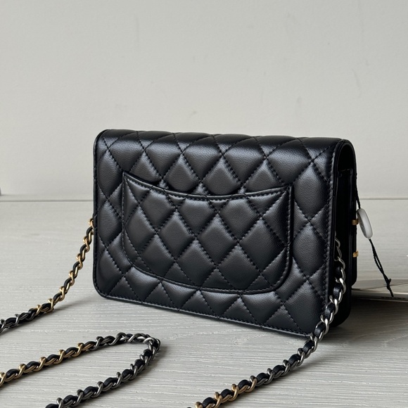 Chanel Coco Clips Wallet on Chain Embellished Quilted Lambskin Mini Bag Black - Picture 6 of 12